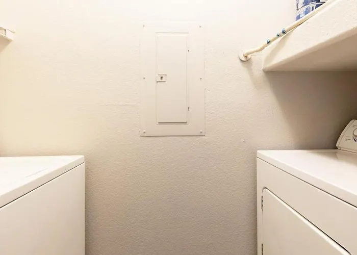 Landing Modern With Amazing Amenities Apartment