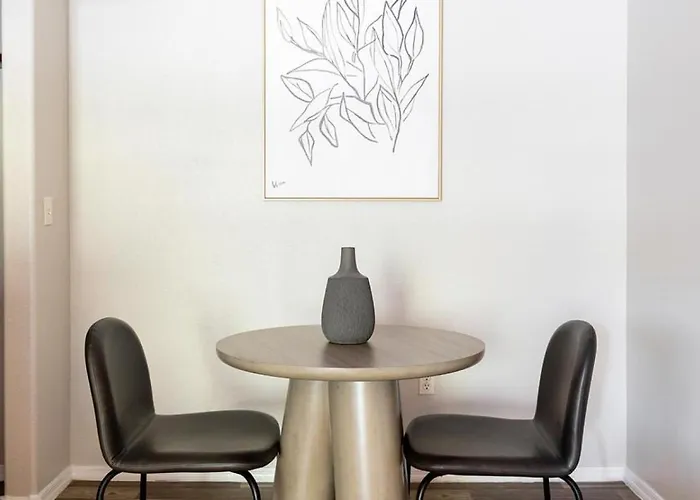 Landing Modern With Amazing Amenities Apartment